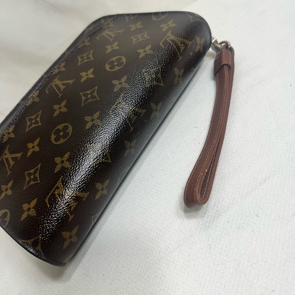 Louis Vuitton Clutch Bag - Picture 6 of 9
